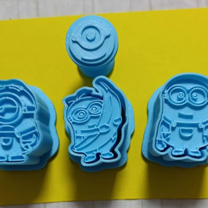 Minyonok (Minions) Süteménykiszúró Készlet (4 darabos), Otthon & Életmód, Konyhafelszerelés, tálalás, Sütés, főzés, Sütikiszúró, , Eladó a képen látható, szuper aranyos Minyonok (Minions) tematikájú sütemény- és kekszkiszúró készl..., MESKA