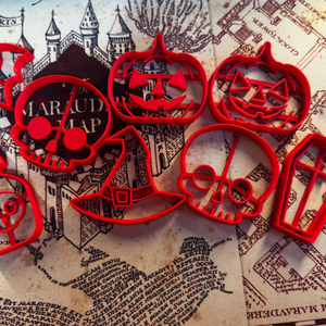  Halloween süteménykiszúró szett (8 db), Otthon & Életmód, Konyhafelszerelés, tálalás, Sütés, főzés, Sütikiszúró, , Eladó a képen látható, különleges Harry Potter ihlette Halloween-i süteménykiszúró és tésztanyomó k..., MESKA