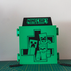 Minecraft Kinder Joy és minifigura gyűjtői polc  - Meska.hu