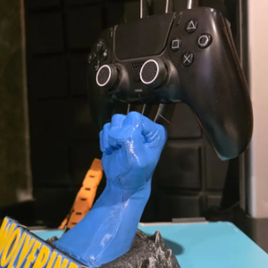 Wolverine (Rozsomák) 3D nyomtatott kontrollertartó állvány - otthon & életmód - tárolás & rendszerezés - kontroller tartók - Meska.hu