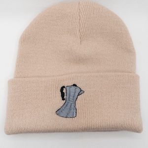 Téli sapka kézzel hímzett mintával kávéfőző / PRUCKA - ruha & divat - sál, sapka, kendő - sapka - Meska.hu