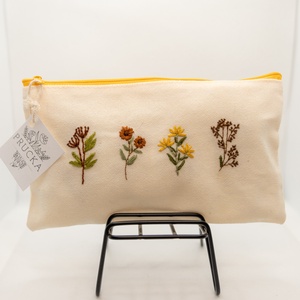 virágos mintás kézzel hímzett egyedi tolltartó/neszeszer / PRUCKA - Meska.hu