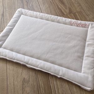 Állatos kispárna névhímzéssel (kb 30x40 cm) - játék & sport - ovis felszerelés - ovis párna, kispárna - Meska.hu