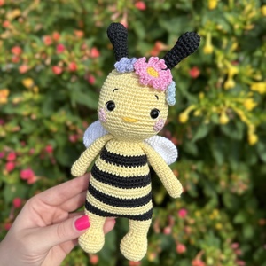 Lily, a méhecske - Meska.hu