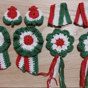 Horgolt kokárda  - ékszer - kitűző és bross - kitűző - Meska.hu