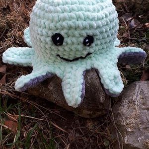 Polip, aki váltani tudja a hangulatát, amigurumi technikával - játék & sport - Meska.hu