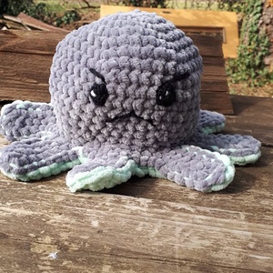 Polip, aki váltani tudja a hangulatát, amigurumi technikával - játék & sport - Meska.hu
