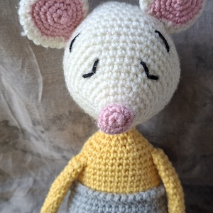 Süni almával, amigurumi technikával - játék & sport - plüssállat & játékfigura - plüss mesefigurák - Meska.hu