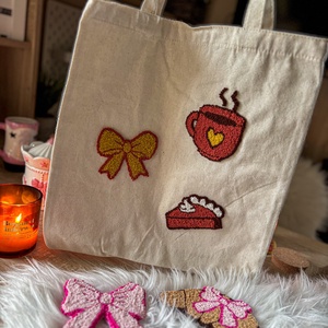 Hímzett vászontáska, süti, bögre, masni - táska & tok - bevásárlás & shopper táska - shopper, textiltáska, szatyor - Meska.hu