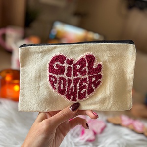 Hímzett tolltartó, girl power, Otthon & Életmód, Papír, írószer, Tolltartó & Ceruzatekercs, Hímzés, MESKA