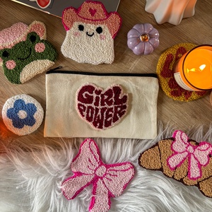 Hímzett tolltartó, girl power - otthon & életmód - papír, írószer - tolltartó & ceruzatekercs - Meska.hu