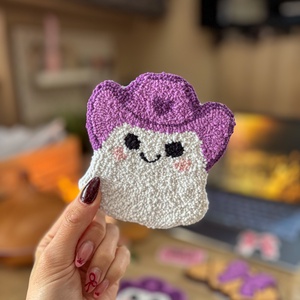 hímzett poháralátét, lila cowboy cowboykalapos szellem, Otthon & Életmód, Dekoráció, Asztal és polc dekoráció, Asztaldísz, Hímzés, MESKA