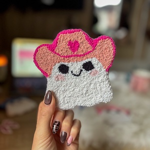 hímzett poháralátét, rózsaszín szellem cowboy kalapban, Otthon & Életmód, Dekoráció, Asztal és polc dekoráció, Asztaldísz, Hímzés, MESKA