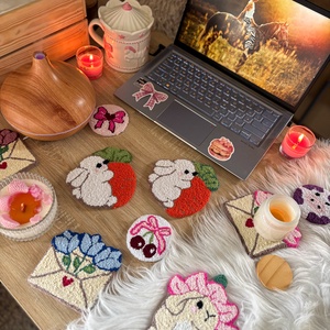 Hímzett poháralátét, virágos nyuszi - otthon & életmód - konyhafelszerelés, tálalás - tálalás - tányér- és poháralátét - Meska.hu