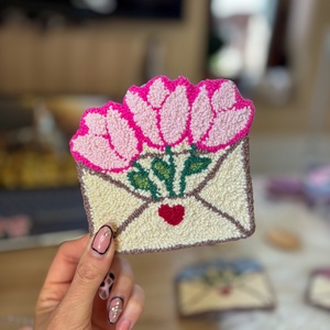 Hímzett poháralátét, rózsaszín tulipános levél, Otthon & Életmód, Konyhafelszerelés, tálalás, Tálalás, Tányér- és poháralátét, Hímzés, MESKA