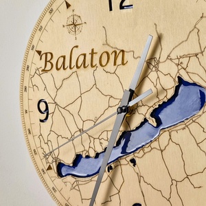 Balatoni vázlattérképes falióra - otthon & életmód - dekoráció - fali és függő dekoráció - falióra & óra - Meska.hu