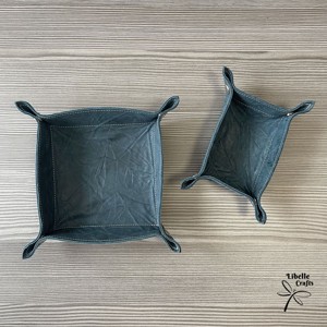 Színes bőr tálca - gyűrt kékes-zöld - otthon & életmód - dekoráció - asztal és polc dekoráció - dekorációs tál, tartó - Meska.hu