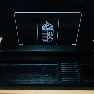 Asztali dekorációs tábla - Koronás címer - otthon & életmód - dekoráció - asztal és polc dekoráció - asztaldísz - Meska.hu