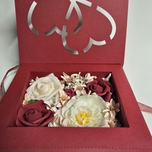 Szülőköszöntő virágbox vegyes - Meska.hu