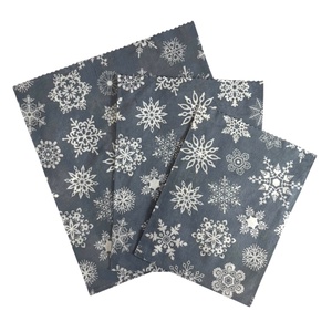 Méhviaszos tasak 3 méretben (Szürke-Fehér Hópelyhes) - táska & tok - uzsonna- & ebéd tartó - szendvics csomagoló - Meska.hu