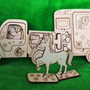 LÓRI a lószállító - Meska.hu