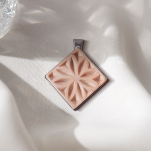 Faragott hárs medál, Ékszer, Nyaklánc, Medál, Famegmunkálás, Ékszerkészítés, MESKA