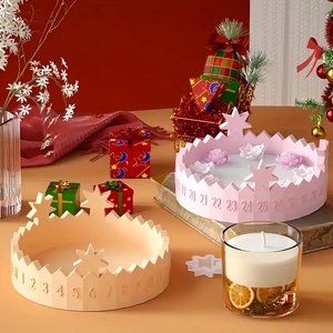 Kerek kalendárium Jesmonite gipszből - karácsony - adventi díszek - adventi asztaldísz - Meska.hu