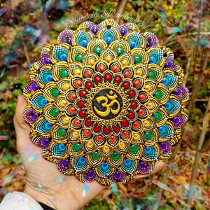 Szivárvány Lótusz Pontozott Mandala Om Jellel - otthon & életmód - dekoráció - spiritualitás - mandala - Meska.hu