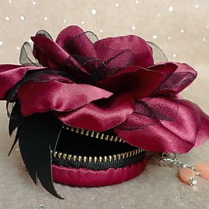 Bordó rózsás érmetárca - táska & tok - pénztárca & más tok - aprópénztartó - Meska.hu