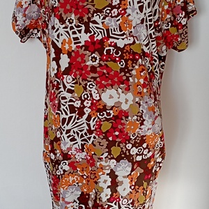 Virágos tavaszi női pólóruha - Meska.hu