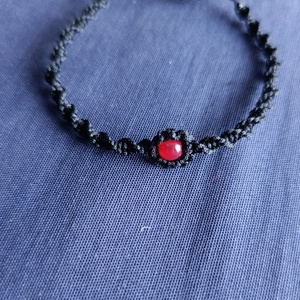 Small Simple Red karkötő - ékszer - karkötő - fonott karkötő - Meska.hu