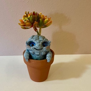 Virághagymácska (Kőfej) - otthon & életmód - dekoráció - virágdísz és tartó - cserép & kaspó - Meska.hu