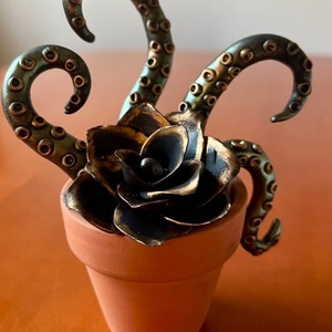 A mélység szirmai - Meska.hu