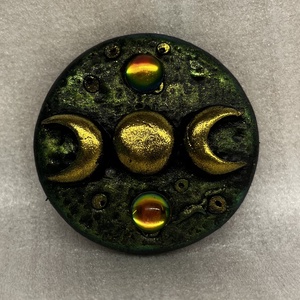 Misztikus kitűző - Meska.hu