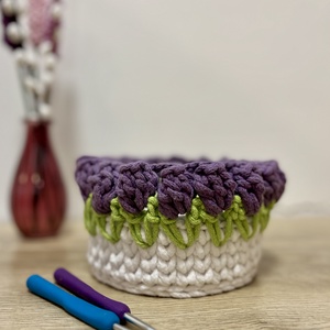 Horgolt tulipános tároló kosár  - otthon & életmód - tárolás & rendszerezés - tárolókosár - Meska.hu