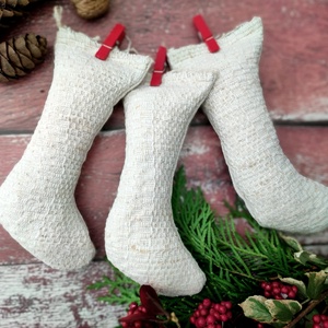 Fehér mikulás zokni füzér, Karácsony, Karácsonyi lakásdekoráció, Karácsonyi girland, boa, Varrás, MESKA