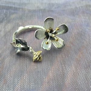 Ezüst virág, méhecske gyűrű -  - Meska.hu