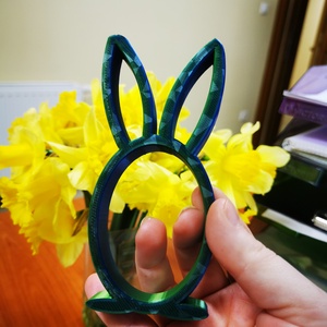 Kék-zöld kinder tojás tartó nyuszika  - ünnepi díszek, dekorációk - húsvéti díszek és dekorációk - húsvéti ajándékátadó - Meska.hu