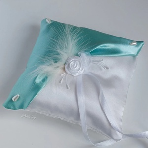 Gyűrűpárna Pihe - Meska.hu