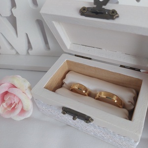 Esküvői gyűrű tartó dobozka - esküvő - kiegészítők - gyűrűtartó & gyűrűpárna - Meska.hu