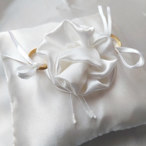 Gyűrűpárna - Meska.hu