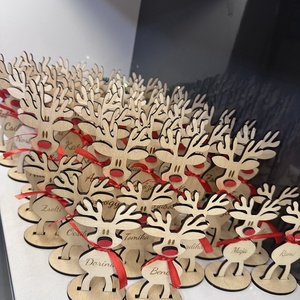 Saját névvel ellátott karácsonyi szarvasok  - karácsony - karácsonyi lakásdekoráció - karácsonyi lakásdíszek - Meska.hu