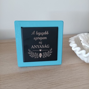 Gravírozott csempekép fából készült keretben - baba - mama - babaszoba dekoráció - babaszoba kép - Meska.hu