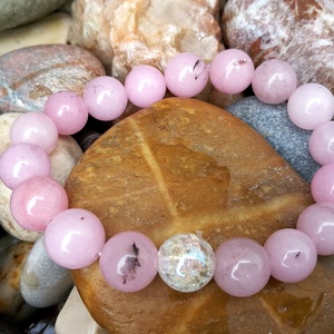 Cseresznyevirág jáspis ásványkarkötő aurakvarccal -  - Meska.hu