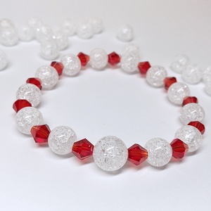 Csendes éj :) ásványkarkötő roppantott hegyikristályból, piros üveggyöngyökkel - ékszer - karkötő - gyöngyös karkötő - Meska.hu