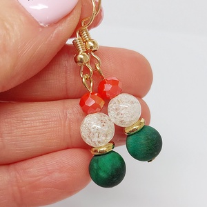 Alkalmi ásványfülbevaló matt zöld tigrisszemből, hegyikristályból üveggyönggyel - ékszer - fülbevaló - lógó fülbevaló - Meska.hu