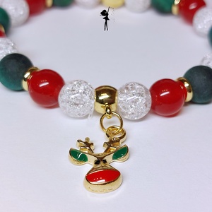 Rénszarvas medálos ásványkarkötő ünnepi köntösben - ékszer - karkötő - karkötő medállal - Meska.hu