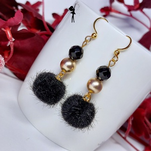 Fekete színü pomponos alkalmi ásvány fülbevaló matt arany hematittal, csiszolt acháttal, Ékszer, Fülbevaló, Lógó fülbevaló, Ékszerkészítés, Gyöngyfűzés, gyöngyhímzés, MESKA