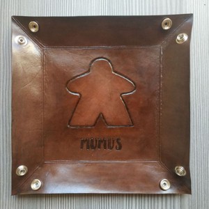 Meeple-s kockadobó tálca - játék & sport - táblajáték és kártyajáték - társasjátékok - dobókocka - Meska.hu