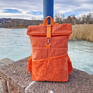 RE'A dizájn Orange Flowers rolltop hátizsák  M méret - táska & tok - hátizsák - roll top hátizsák - Meska.hu